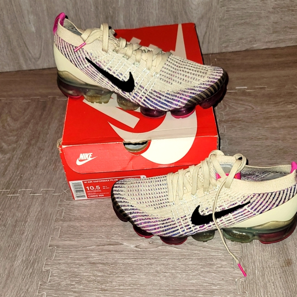 Womens nike Vapormax